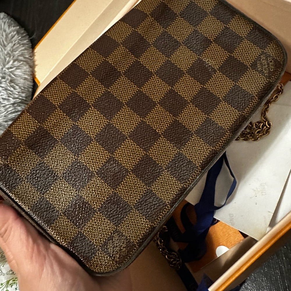 Louis Vuitton Brown Checkered Women's Bag - Picture 2 of 6